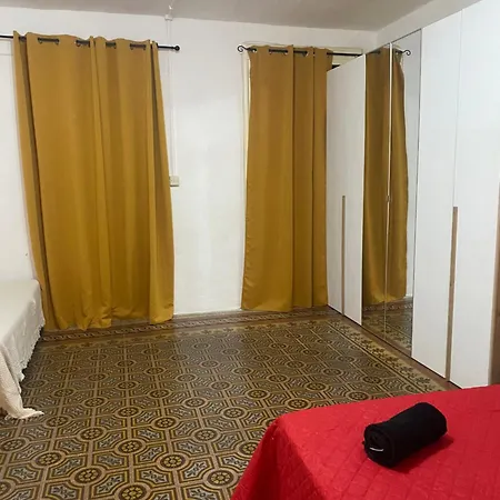 Julia Apartment *
